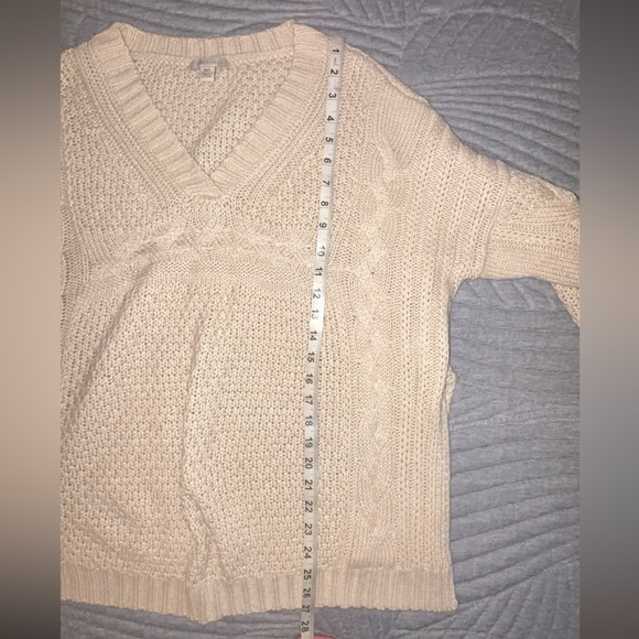 Cozy Casual Cable Knit Oversized V-Neck Sweater - Picture 7 of 8